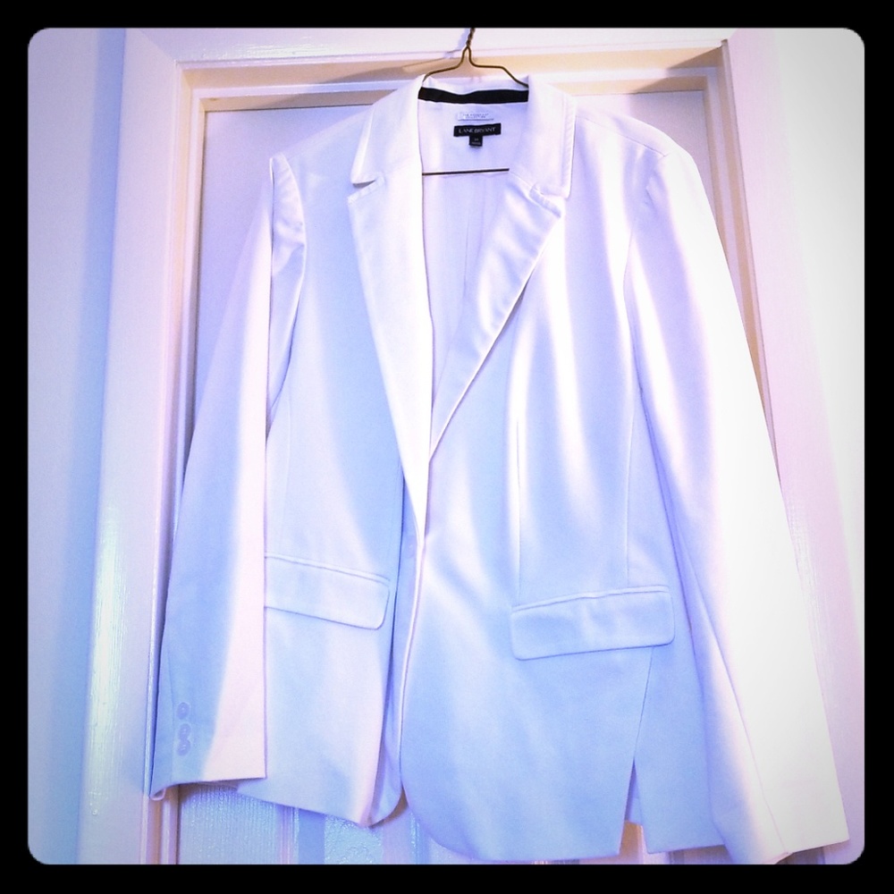 Women's 24 - White Suit Jacket/Blazer